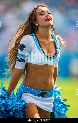 Charlotte, Stati Uniti d'America. 7 Ott 2018. Un Carolina Panthers cheerleader durante la NFL partita di calcio tra New York Giants e Carolina Panthers domenica 7 ottobre 2018 a Charlotte, NC. Giacobbe Kupferman/CSM Credito: Cal Sport Media/Alamy Live News Foto Stock