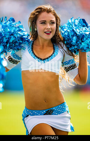 Charlotte, Stati Uniti d'America. 7 Ott 2018. Un Carolina Panthers cheerleader durante la NFL partita di calcio tra New York Giants e Carolina Panthers domenica 7 ottobre 2018 a Charlotte, NC. Giacobbe Kupferman/CSM Credito: Cal Sport Media/Alamy Live News Foto Stock