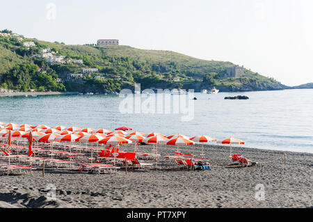 La spiaggia di San Nicola Arcella vicino all'Arcomagno, Calabria, Italia meridionale. Foto Stock