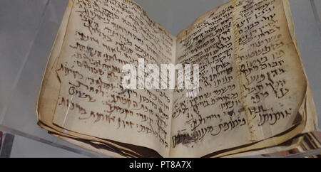 Antica Siddur (preghiera ebraica Libro) di Geonim babilonese del IX secolo CE Foto Stock