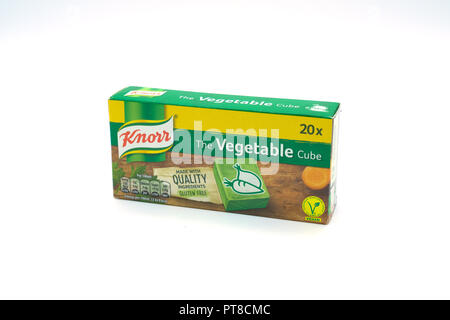 Largs, Scozia - Ottobre 04, 2018: Knorr marca stock vegitable cubetti in imballaggi riciclabili e in linea con UK attuali iniziative di riciclaggio. Foto Stock