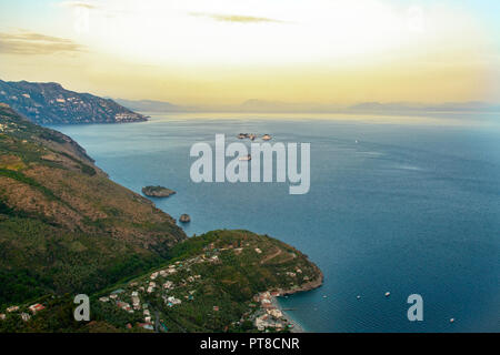 Paesaggio di sorrento la penisola e Golfo di Napoli Italia Foto Stock