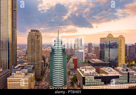 Vista aerea di Jersey City skyline al tramonto Foto Stock