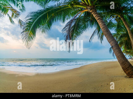 Mare sunrise in Koh Samui, Thailandia. Foto Stock