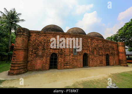 La Moschea Kherua (1582) a Sherpur. Bogra, Bangladesh. Foto Stock