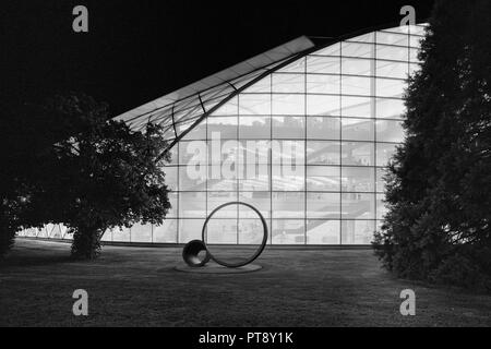 Università di Cambridge Facuty di diritto sul sito Sidgwick di notte Foto Stock