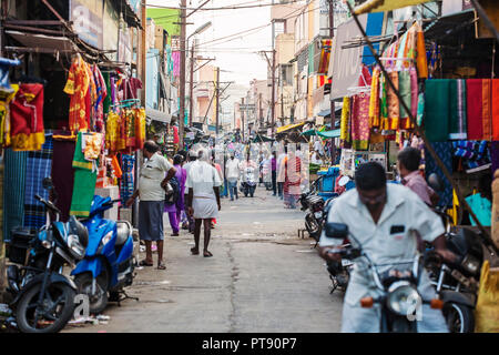 Udaipur, Rajasthan, India, 31 Gennaio 2018: pubblico città di mercato Foto Stock