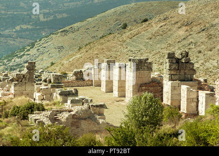 Sagalassos città antico rovine storiche montagne di colonna. Foto Stock