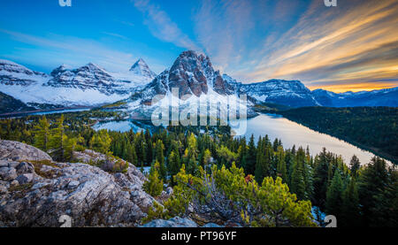 Il Monte Assiniboine Provincial Park è un parco provinciale in British Columbia, Canada, situato intorno al Monte Assiniboine. Il parco è stato istituito nel 1922. S Foto Stock