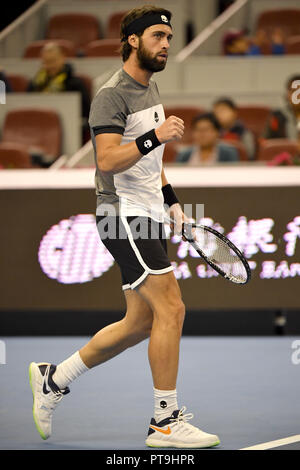 Beijing, Pechino, Cina. 8 Ott, 2018. Pechino, Cina-giocatore di tennis professionista Nikoloz Basilashvili sconfigge Kyle Edmund 2-0 alla semi-finale di 2018 Cina apre a Pechino, Cina, Ottobre 6th, 2018. Credito: SIPA Asia/ZUMA filo/Alamy Live News Foto Stock