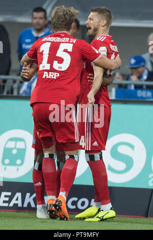 Il portiere Aaron HUNT (destra, HH) cheers con Jann-Fiete ARP (sinistra, HH) e Douglas DOS SANTOS JUSTINO de Melo (HH) dopo l'obiettivo di renderlo 1-0 per HSV Amburgo Amburgo Amburgo, giubilo, tifo, tifo, gioia, entusiasmo, celebrare, goaljubel, figura intera, verticale formato, Soccer 2. Bundesliga, 9. giornata, Darmstadt 98 (DA) - Hamburg Amburgo Amburgo (HH) 1: 2, su 05.10.2018 a Darmstadt / Germania. € | Utilizzo di tutto il mondo Foto Stock