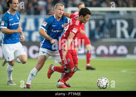 Darmstadt, Deutschland. 05 ott 2018. Fabian HOLLAND (sinistra e destra) vs. Hee Chan HWANG (HH), azione, duelli, calcio 2. Bundesliga, 9. giornata, Darmstadt 98 (DA) - Hamburg Amburgo Amburgo (HH) 1: 2, su 05.10.2018 a Darmstadt/Germania. € | Utilizzo di credito in tutto il mondo: dpa/Alamy Live News Foto Stock