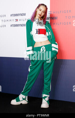 Tokyo, Giappone. 8 Ottobre, 2018. Yuka Mizuhara pone per le telecamere durante le icone di Tokyo evento del 8 ottobre 2018, Tokyo, Giappone. L'americano del marchio di moda Tommy Hilfiger ha presentato la sua caduta 2018 insieme a Tokyo invitante e internazionale giapponese di celebrità come F1 race driver Lewis Hamilton e il modello e Justin Bieber la moglie Hailey Baldwin. Credito: Rodrigo Reyes Marin/AFLO/Alamy Live News Foto Stock