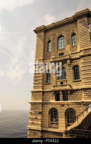 Museo oceanografico di Monaco-Ville durante un giorno di estate Foto Stock