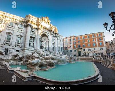 Fontana di Trevi - ROMA - ITALIA AL MATTINO Foto Stock