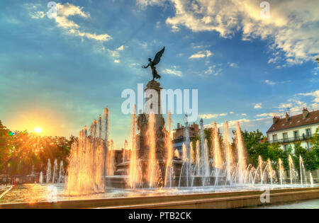 Sadi Carnot monumento con una fontana a Digione Francia Foto Stock