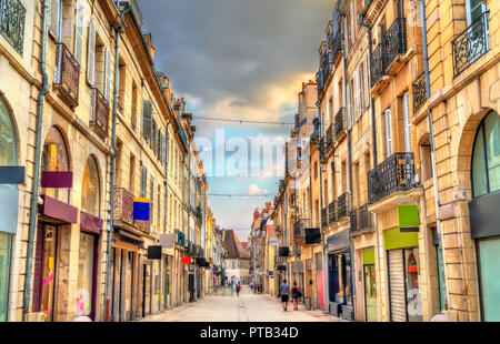 Edifici tradizionali nel centro storico di Digione Francia Foto Stock