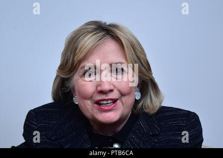 Hillary Rodham Clinton presso l Università di Oxford per onorare il settantesimo anniversario della Dichiarazione Universale dei Diritti dell'uomo. Foto Stock