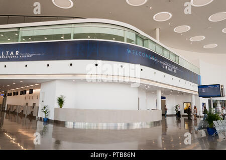 Area ricevimento principale nel nuovo aeroporto internazionale di terminale in Gibilterra Foto Stock