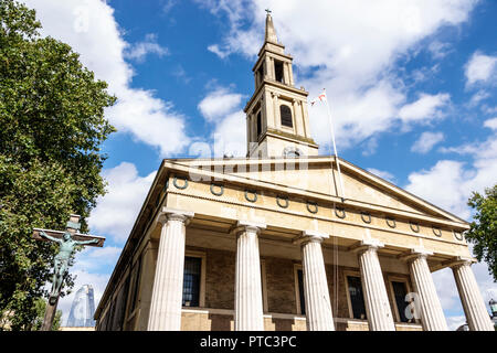 Londra Inghilterra, Regno Unito, Lambeth South Bank, St John's Waterloo Church, ristrutturazione, esterno, facciata, chiesa anglicana, architettura greca Revival, colonne scanalate, F Foto Stock