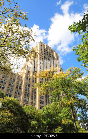 L'iconico art deco grattacielo, la Fisher Building, progettato da Albert Khan nel 1928, nel centro di Detroit, Michigan, Stati Uniti d'America Foto Stock