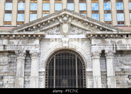 La storica Michigan Central Station, chiusi nel 1988, e ora ha acquistato dalla Ford Motor Company per il restauro, in Corktown, a Detroit, Michigan, USA Foto Stock