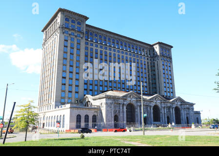 La storica Michigan Central Station, chiusi nel 1988, e ora ha acquistato dalla Ford Motor Company per il restauro, in Corktown, a Detroit, Michigan, USA Foto Stock