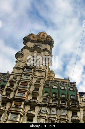 Il Barolo facciata del palazzo nel centro di Avenida de Mayo di Buenos Aires, Argentina Foto Stock