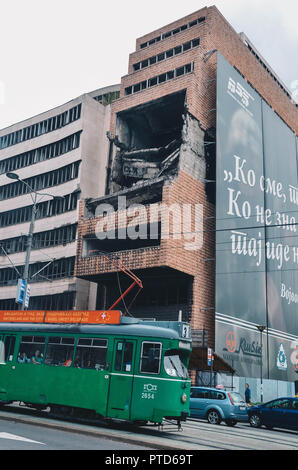 Ministero iugoslavo di difesa (edificio bombardato dalla Nato nel 1999), Nemanjina Street, Belgrado, Serbia, Balcani, Settembre 2018 Foto Stock