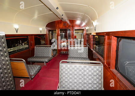 All'interno di un carrello con barra carrello del grande divario Scenic Railway treno turistico DownsSteam Railway & Museum, Drayton, Toowoomba, Queensl meridionale Foto Stock