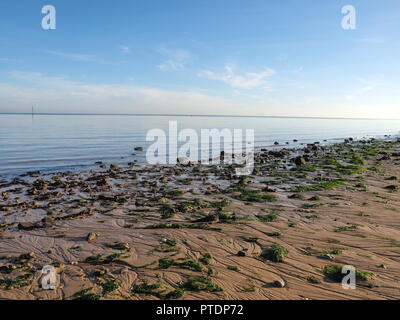 Sheerness, Kent, Regno Unito. 9 Ott, 2018. Regno Unito Meteo: una mattina di sole in Sheerness, Kent. Credito: James Bell/Alamy Live News Foto Stock