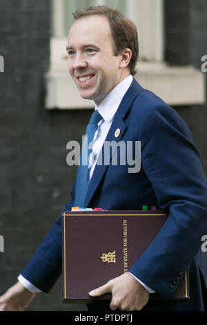 Londra, UK. Il 9 ottobre 2018. Matt Hancock MP, Segretario di Stato per la salute e la cura sociale arriva a Downing street settimanale per la riunione di gabinetto Credito: amer ghazzal/Alamy Live News Foto Stock