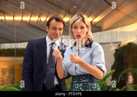 Roma 09 Ottobre 2018 - Hotel le Mèridien Visconti - Presentazione Film NESSUNO VENIRE NOI photocall Alessandro Preziosi e Sarah Felberbaum Credito: Giuseppe Andidero/Alamy Live News Foto Stock