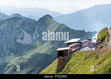 A Brienzer Rothorn visualizzare il luogo e ristorante vicino a Brienz, Svizzera, Europa Foto Stock