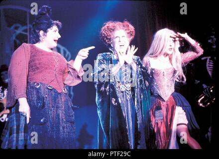 Pellicola originale titolo: hocus pocus. Titolo inglese: hocus pocus. Anno: 1993. Direttore: Kenny Ortega. Stelle: Bette Midler; Sarah Jessica Parker; KATHY NAJIMY. Credito: WALT DISNEY PRODUCTIONS / Album Foto Stock