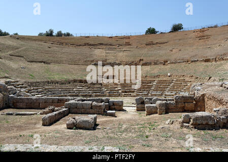 Il periodo ellenistico antico teatro all'antica città di Sikyon. Peloponneso. La Grecia. Il teatro fu costruito tra il 303 e il 251 A.C. un con modifiche Foto Stock
