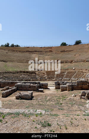 Il periodo ellenistico antico teatro all'antica città di Sikyon. Peloponneso. La Grecia. Il teatro fu costruito tra il 303 e il 251 A.C. un con modifiche Foto Stock
