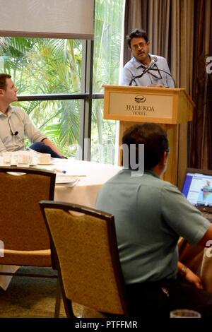 Pushkar Sahay, dall India del National Disaster Management Authority, dà una presentazione durante le emergenze sanitarie in grandi popolazioni (S.E.L.P.) corso a Hale Koa Hotel a Honolulu, Hawaii, 17 luglio. Foto Stock