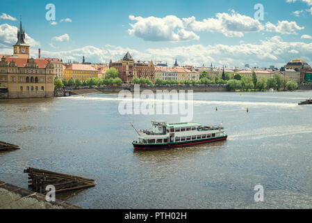 Splendido fiume a Praga Foto Stock