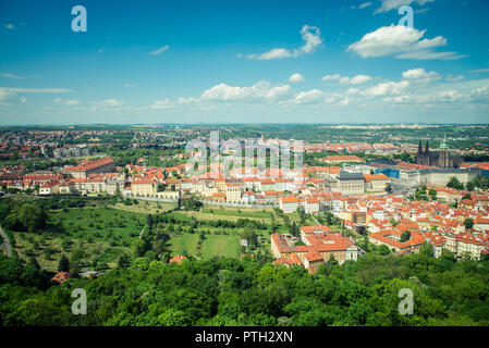 Praga vista da sopra Foto Stock