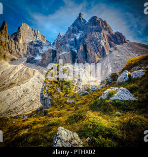 Dettaglio della montagna in passo Rolle alpi italiane Foto Stock