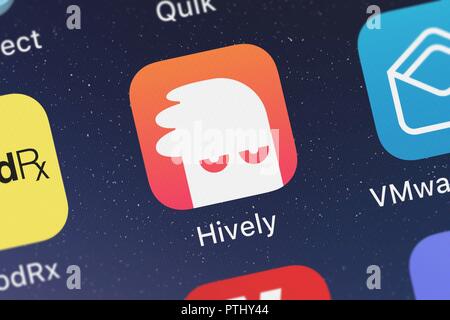 London, Regno Unito - 9 Ottobre 2018: screenshot di TopBuzz's mobile app Hively. Foto Stock