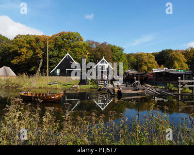 Il vecchio cantiere navale del Dutch Open Air Museum in Arnhem, Paesi Bassi. Si tratta di una popolare attrazione turistica che è un parco dove storici edifici olandese Foto Stock