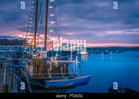 Il porto a Wells-next-il-Mare con Albatross in primo piano. Foto Stock