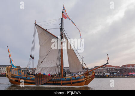 Kampen, Paesi Bassi - 30 Marzo 2018: stato Yacht de Utrecht a vela Kampen Foto Stock