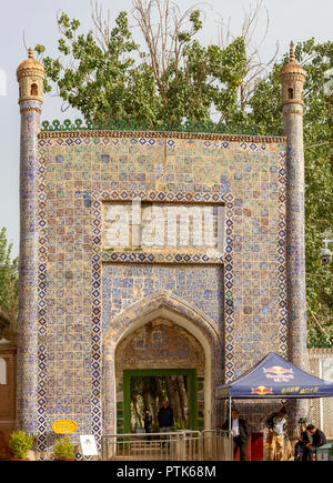 Kashgar, Xinjiang, Cina - 15 Settembre 2018 : cancello di ingresso alla tomba della concubina fragrante, Kashgar, Cina. Foto Stock