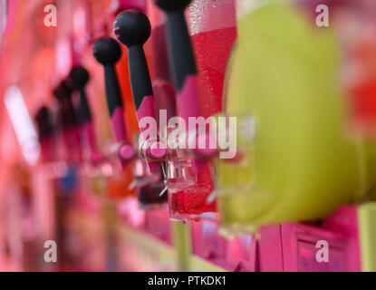 Ghiaccio contenitori di granito drink estivo dispositivo di succo Foto Stock