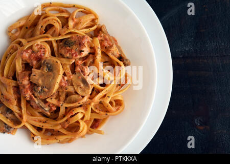 Pomodoro Fettuccine di basilico Foto Stock