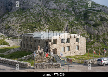 Museo della guerra mondiale I, precedentemente noto come Tre Sassi Fortezza, Passo Valparola, Cortina d'Ampezzo, Veneto, Italia Foto Stock