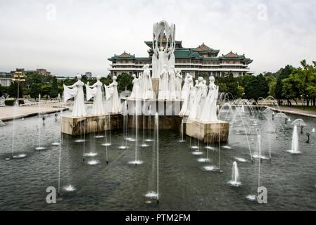 Fontane da Grand popolare casa di studio a Pyongyang in Corea del Nord. Foto Stock